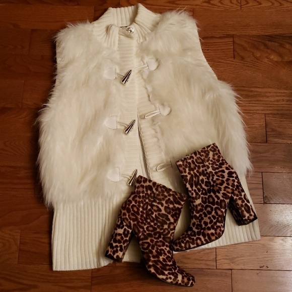 Charles DAVID LEAPERD  booties NWT - Picture 1 of 8
